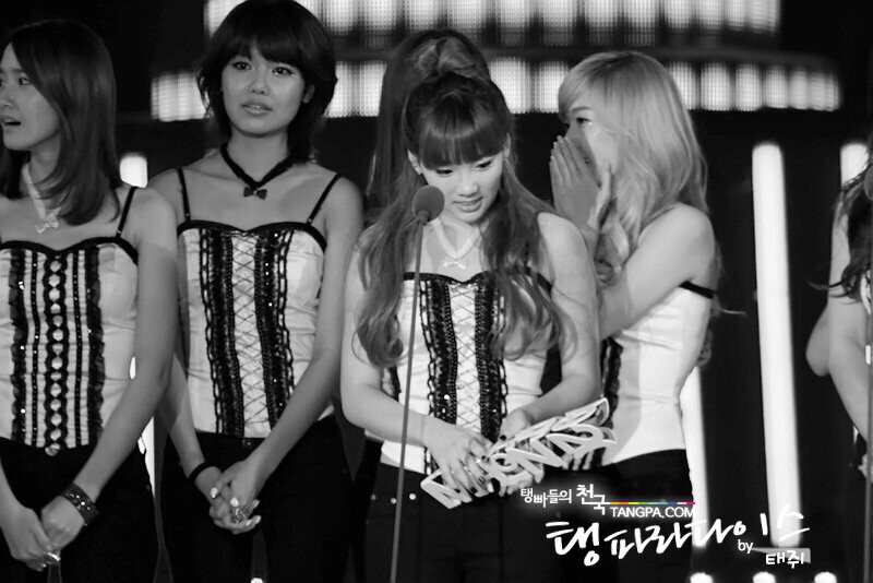 091216 Girls' Generation Taeyeon at the 2009 Melon Music Awards documents 4