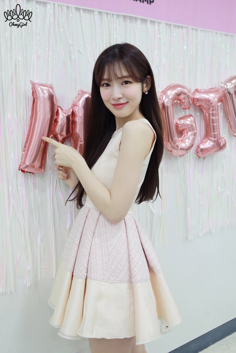220618 OH MY GIRL Cafe - Happy Arin Day documents 9