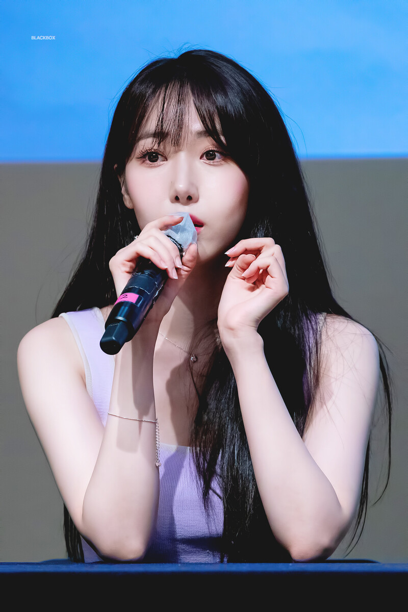 220724 VIVIZ SinB - Fansign Event documents 6