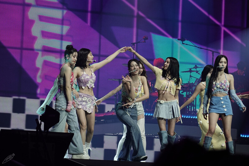 230907 TWICE - ‘READY TO BE’ World Tour in London Day 1 documents 1