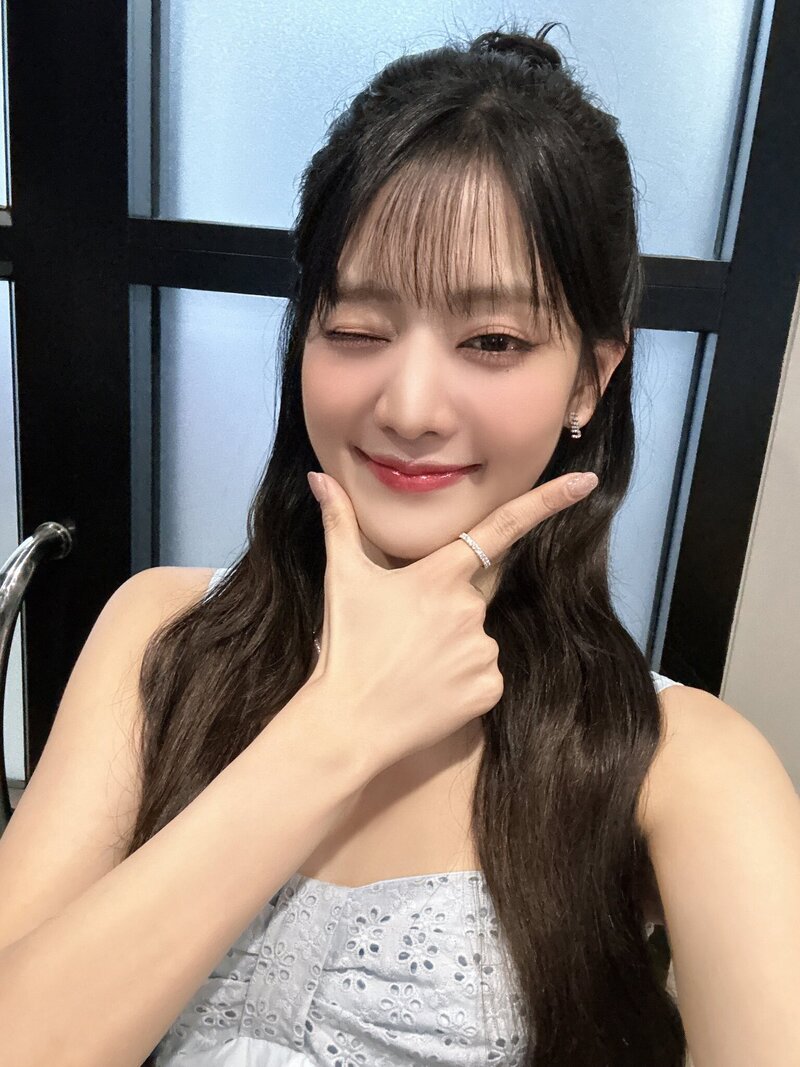 240319 - (G)I-DLE Twitter Update with MINNIE documents 2