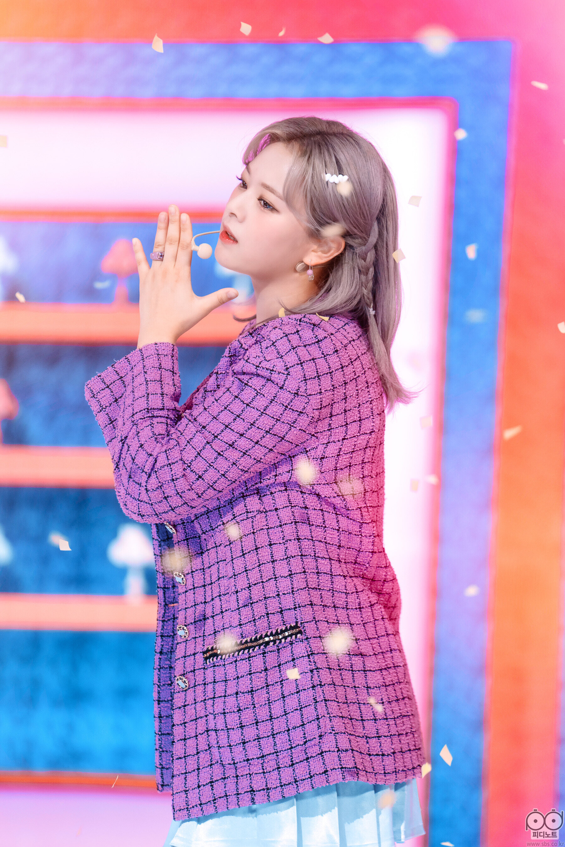 220828 TWICE Jeongyeon - 'Talk that Talk' at Inkigayo | kpopping