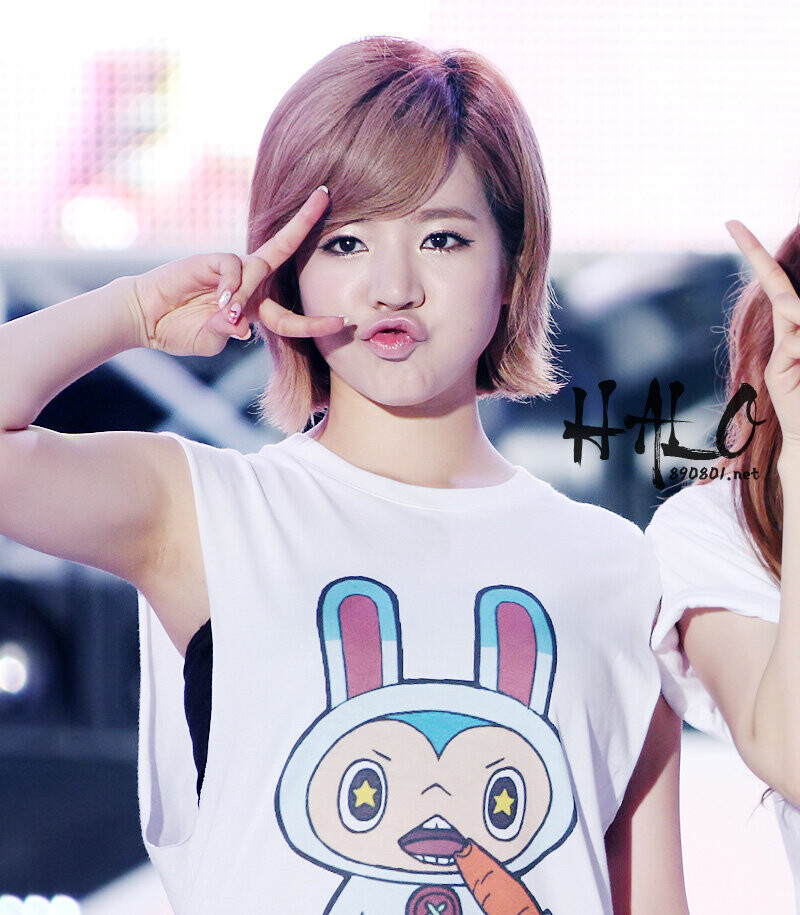 120818 Girls' Generation Sunny at SMTown in Seoul documents 1