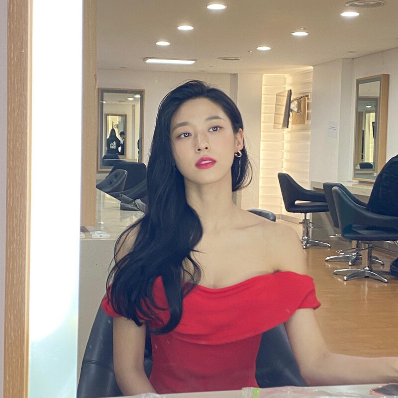 211126 Seolhyun Instagram Update documents 2