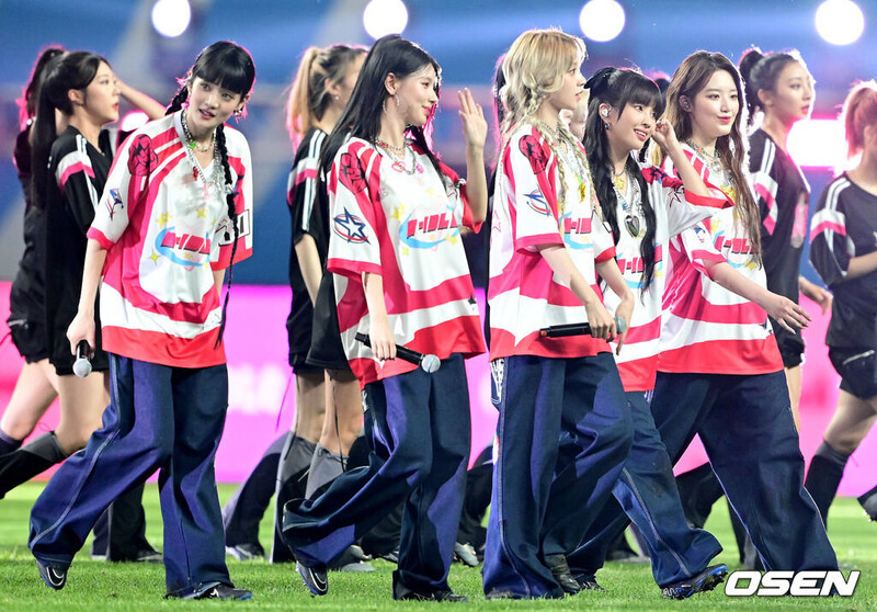 230731 (G)-IDLE at Seoul World Cup Stadium documents 1