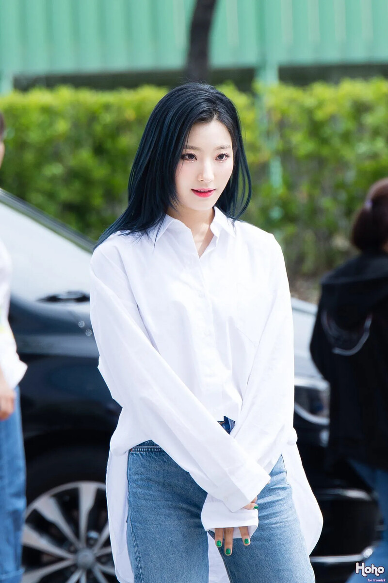 hoho_fromis_U-D94ryd-U4AEvVFU-20190625.jpg