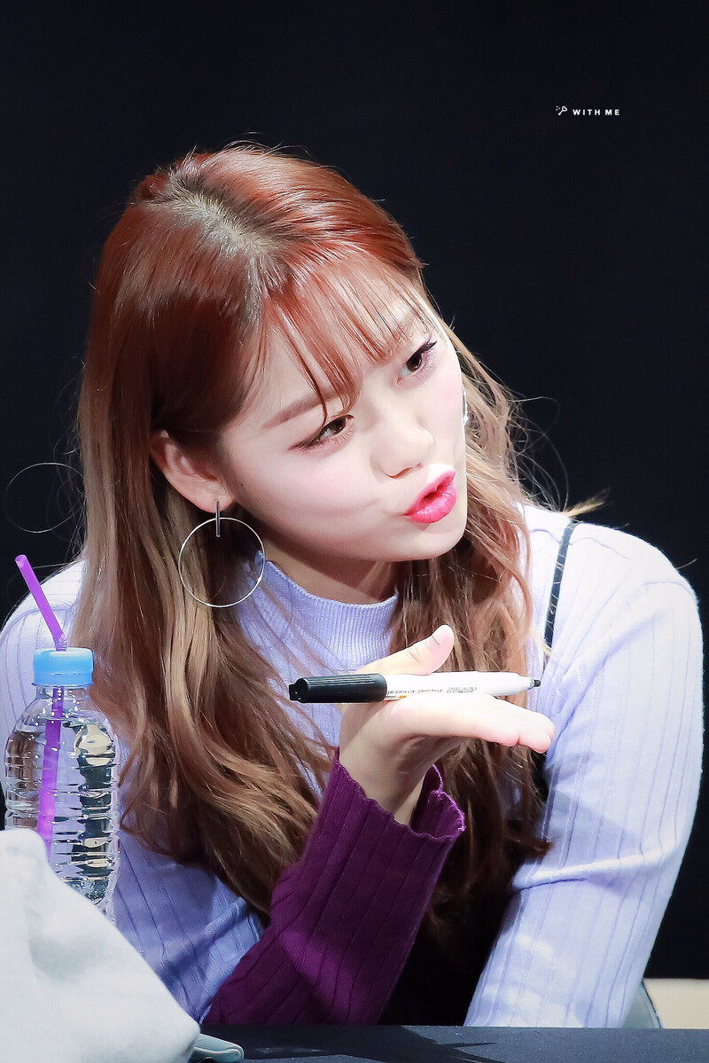 181201 Weki Meki Lua at 'KISS, KICKS' Incheon & Guro Fansigns documents 2