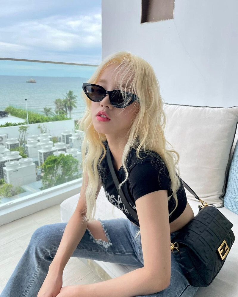 220824 (G)I-DLE Yuqi Instagram Update documents 5