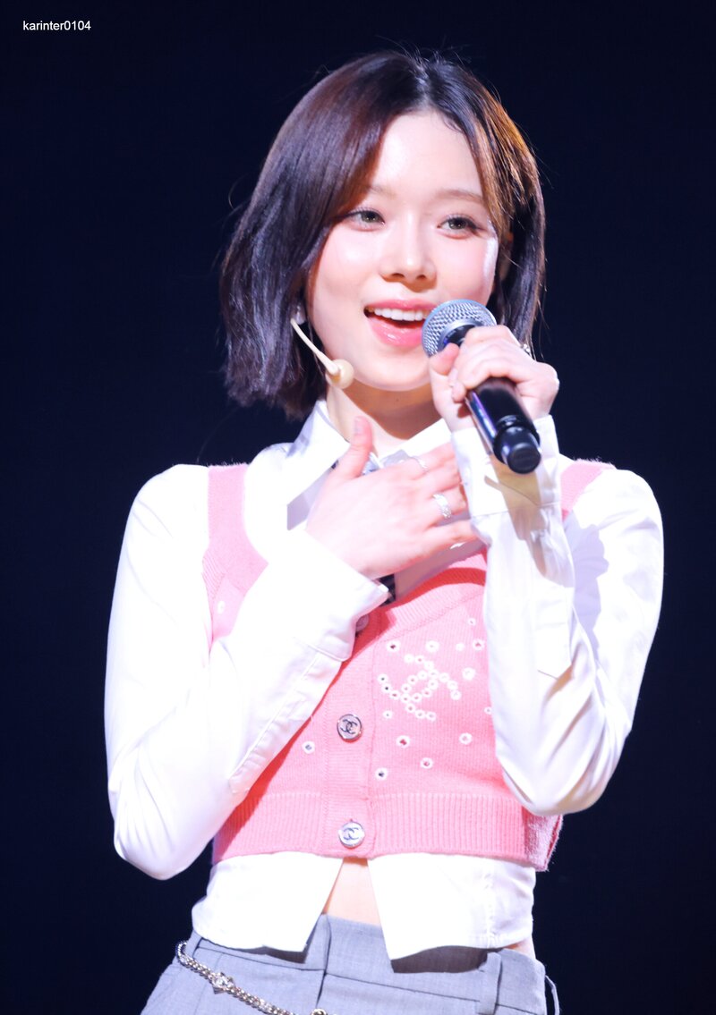230315 aespa Winter - 1st Concert 'SYNK : HYPER LINE' in Osaka Day 1 documents 1