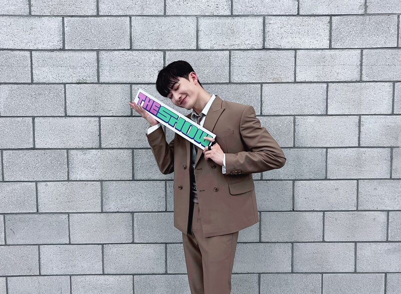 230606 The Show Twitter update with Zhoumi documents 2