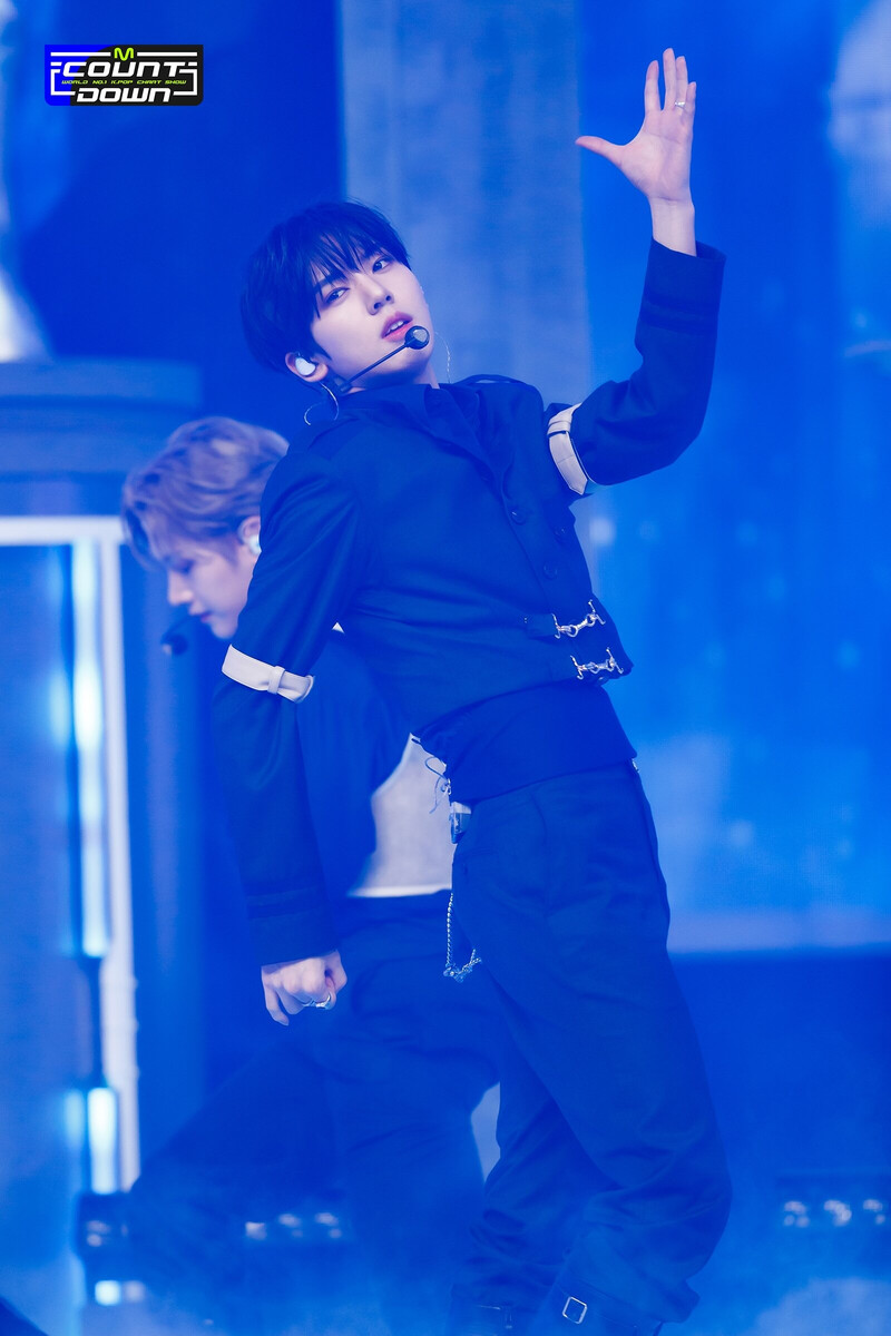 231109 ZEROBASEONE Yu Jin - "Crush" and "Melting Point" at M Countdown documents 6