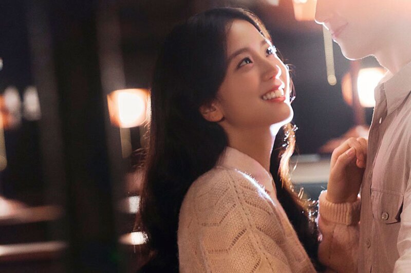 JISOO- Off-Stage “SNOWDROP” Poster Shooting Behind the Scenes documents 7