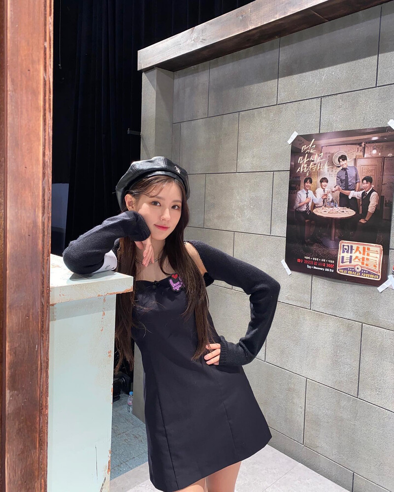 210902 (G)I-DLE Miyeon SNS Update documents 13