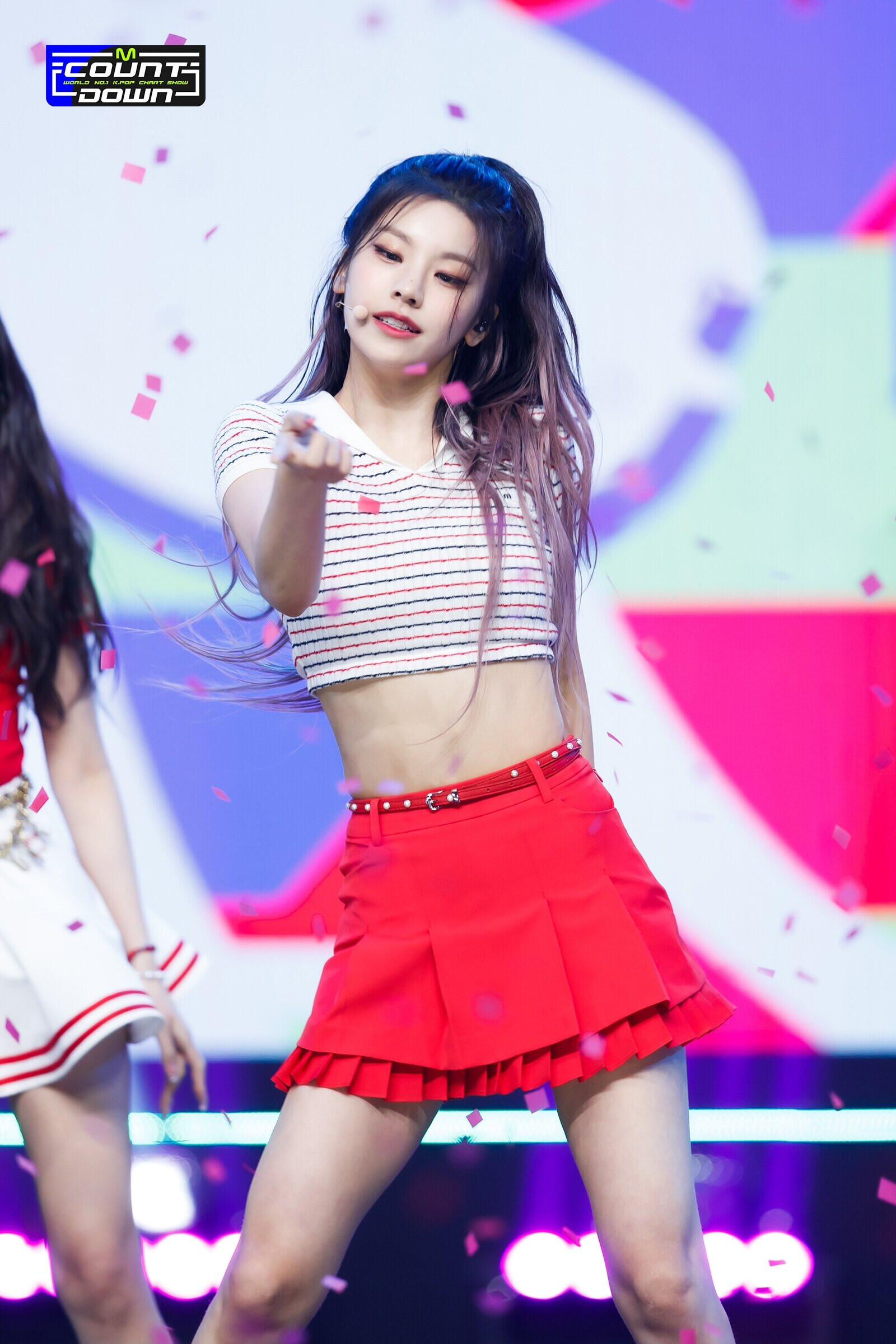 220728 Itzy Yeji Sneakers At M Countdown Kpopping 0421