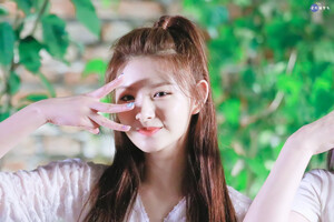 190909 EVERGLOW Yiren