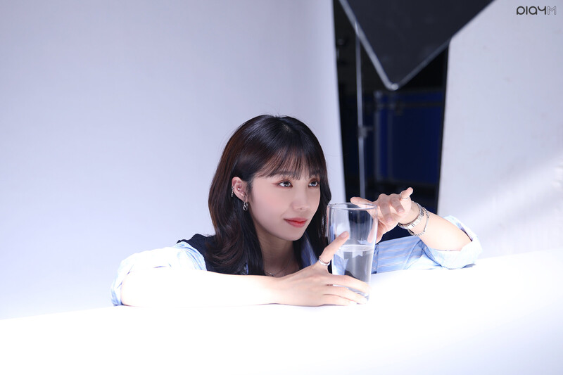 211018 IST Naver post - Apink EUNJI 'Work later, Drink now' drama Poster Shoot behind documents 20