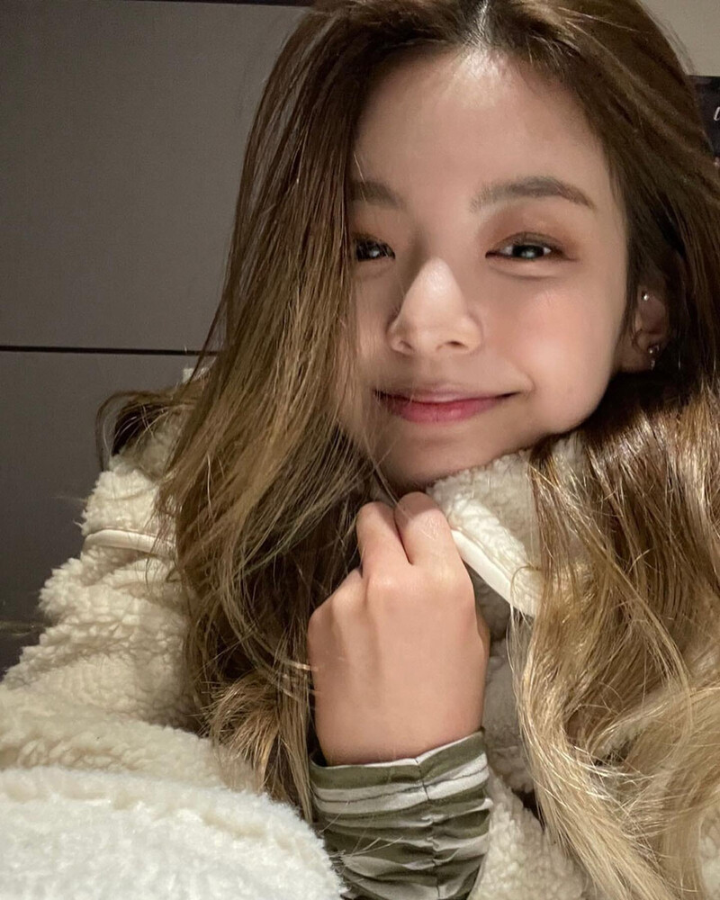 211207 ITZY Instagram Update - Lia documents 9