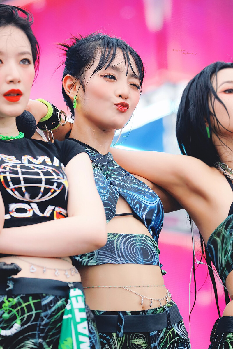 220626 (G)I-DLE Minnie at Waterbomb Festival documents 4