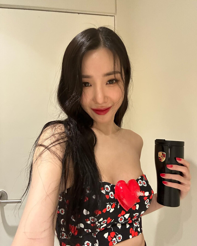 230406 Tiffany Young Instagram Update documents 8