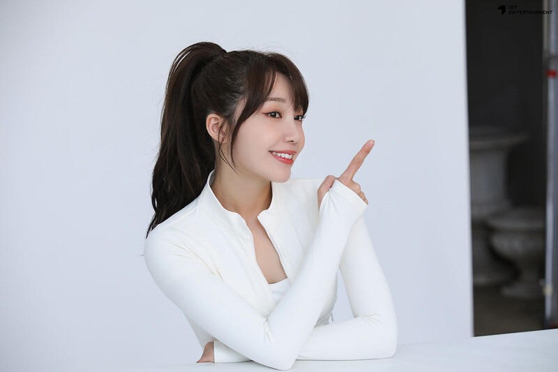 230622 IST Naver post -EUNJI behind the scenes of 'Atflee' commercial documents 4