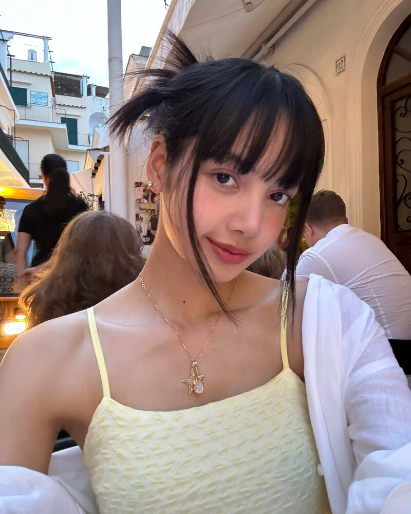 240807 - LISA Instagram Update documents 4