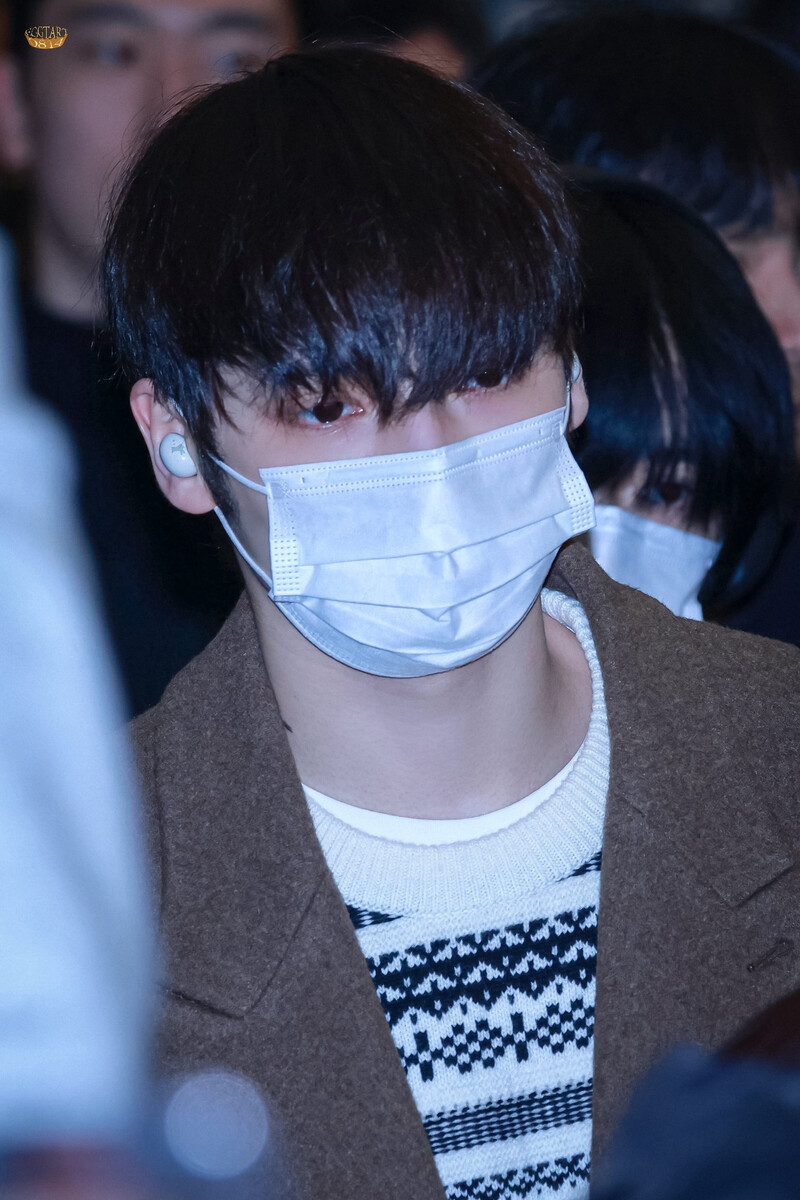 250103 TXT Huening Kai at Incheon Airport documents 3