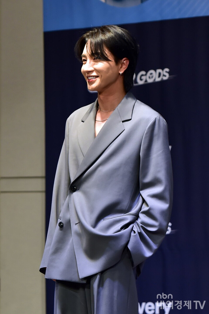 220527 Leeteuk at 'Gear Gods' Press Conference documents 1