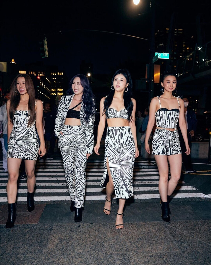 220914 Rocking Doll at New York Fashion Week 2022 Instagam Update documents 6