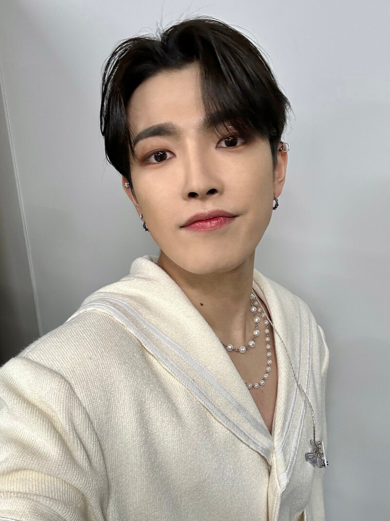 221017 ATEEZ Twitter Update - Hongjoong documents 3