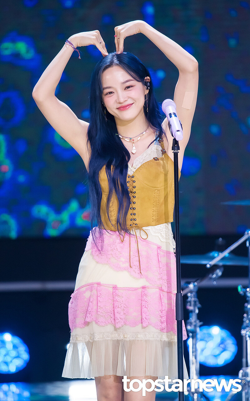230912 Sejeong - SBS 'The Show' Live Broadcast documents 7