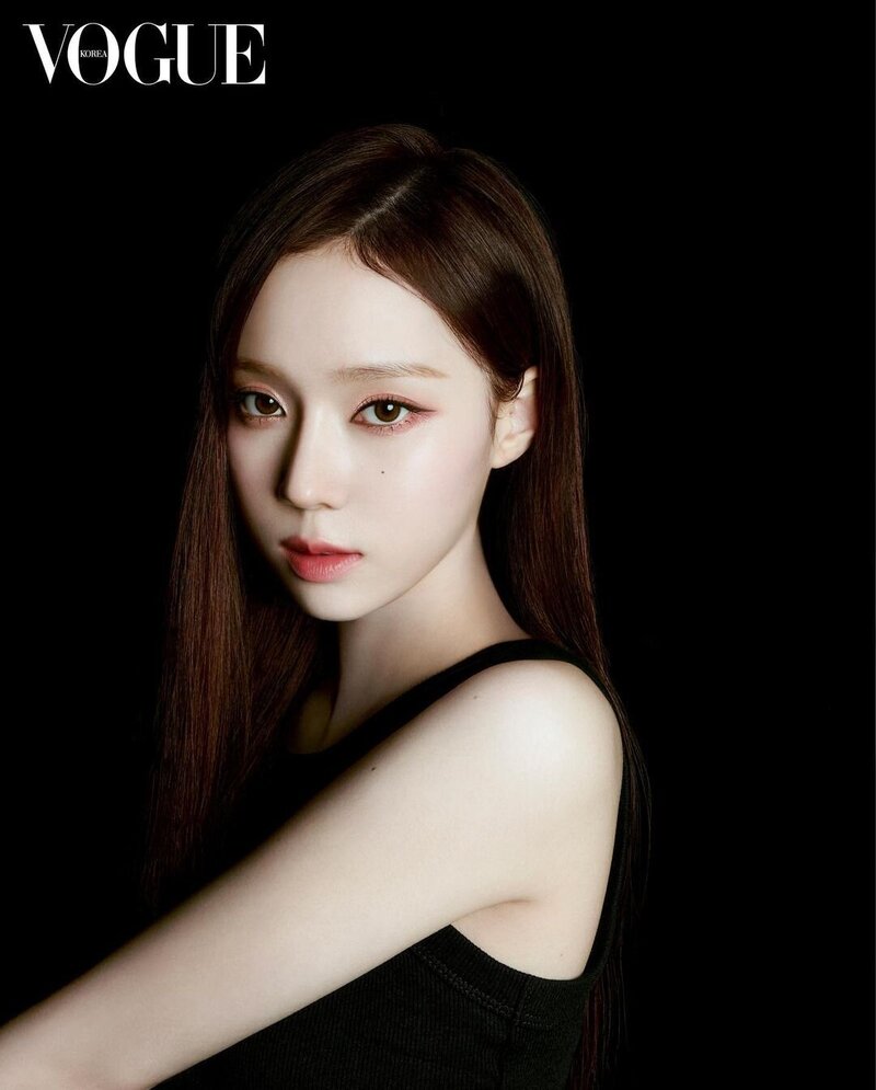 aespa WINTER for Vogue Korea x YSL Beauty May 2023 Issue documents 2