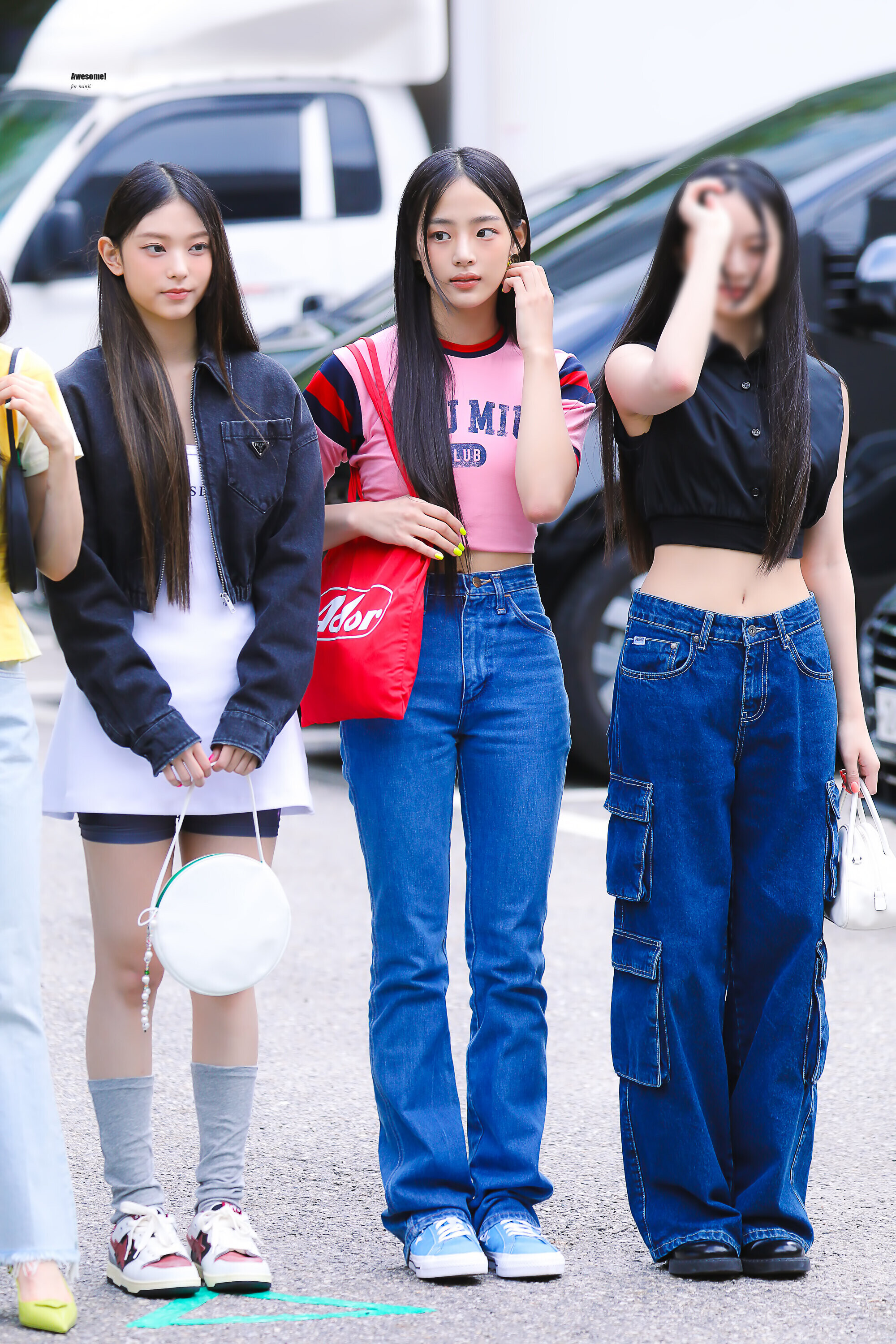 220805 NewJeans Minji - Music Bank Commute | kpopping