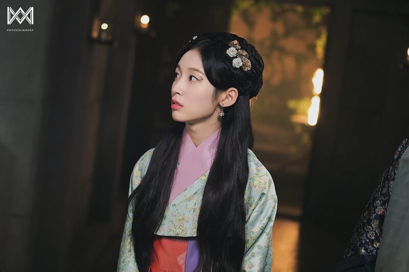 230108 WM Naver Post - OH MY GIRL Arin - 'Alchemy of Souls: Light and Shadow' Behind documents 11