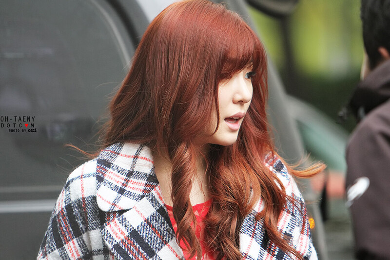 131029 Girls' Generation Tiffany at KBS Building documents 15