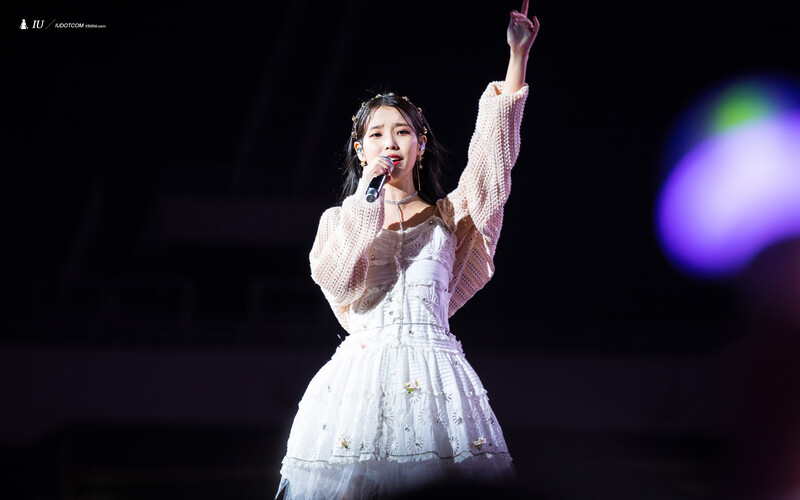 220917 IU - 'The Golden Hour' Concert documents 1