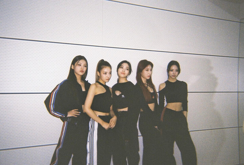 211202 ITZY SNS Update documents 13