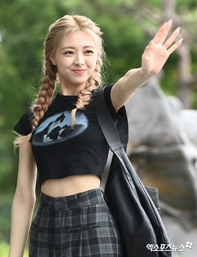 220719 ITZY Yuna - MBC ‘Kim Shin Young’s Noon Song of Hope’ Commute documents 2