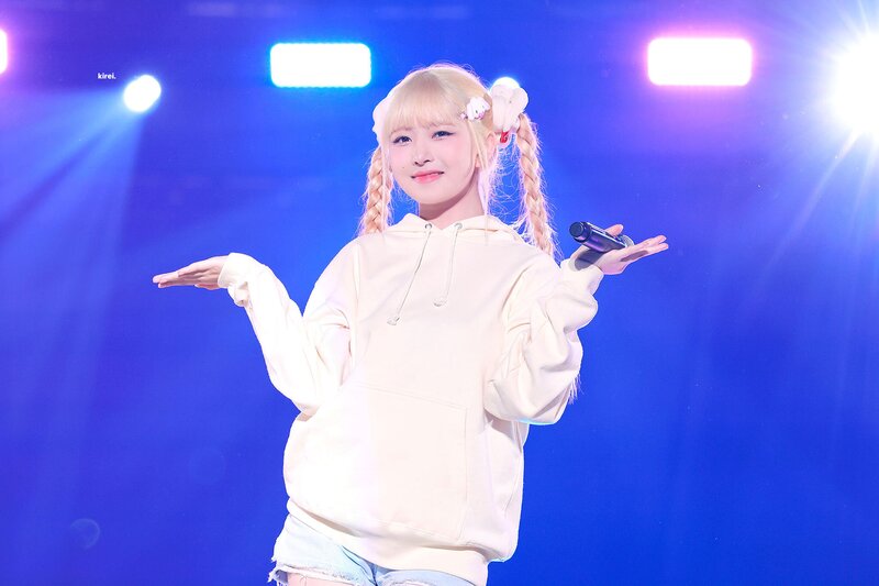 230224 IVE Rei - 1st Fan Concert 'The Prom Queens' in Kobe Day 2 documents 4