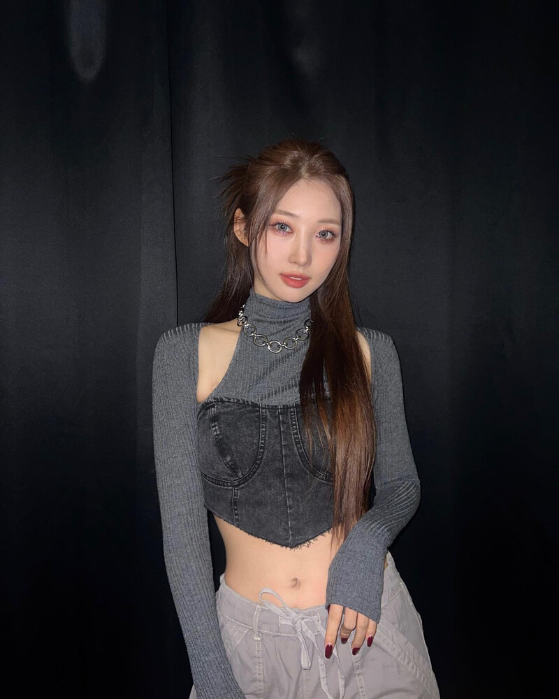 240204 EVERGLOW Sihyeon Instagram Update documents 5