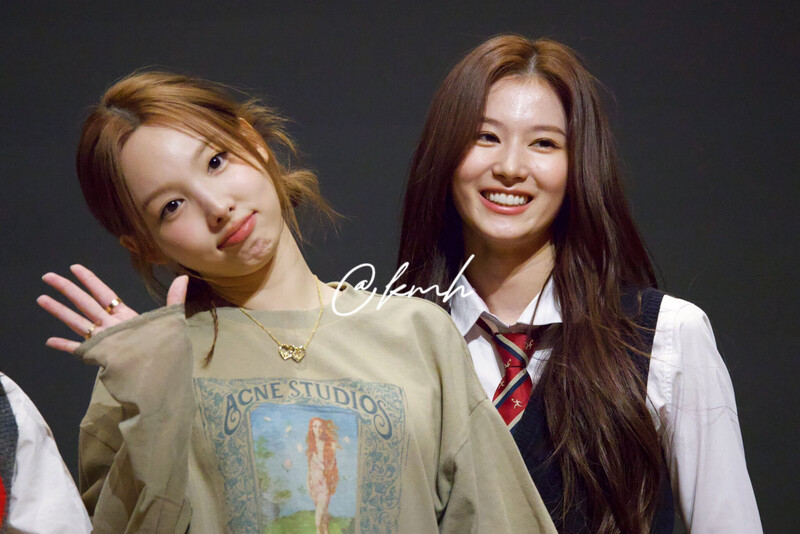 240309 TWICE Nayeon & Sana - Music Korea Fansign documents 1