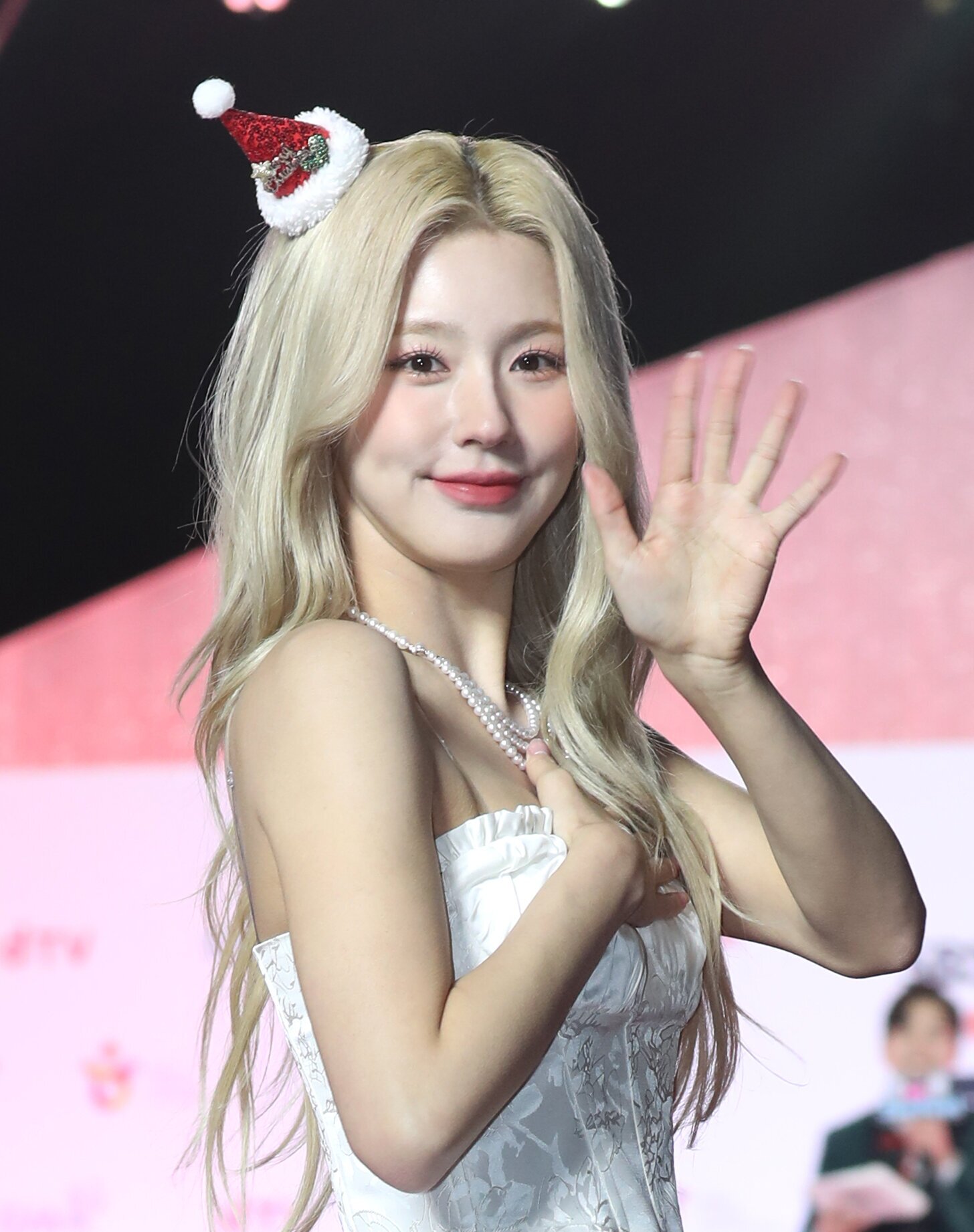 221224 (G)I-DLE Miyeon at SBS Gayo Daejeon Red Carpet | kpopping