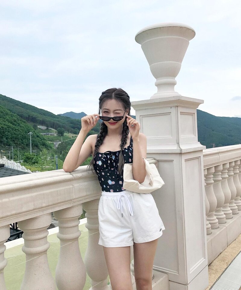 210701 Lovelyz Sujeong & Yein Instagram update documents 10