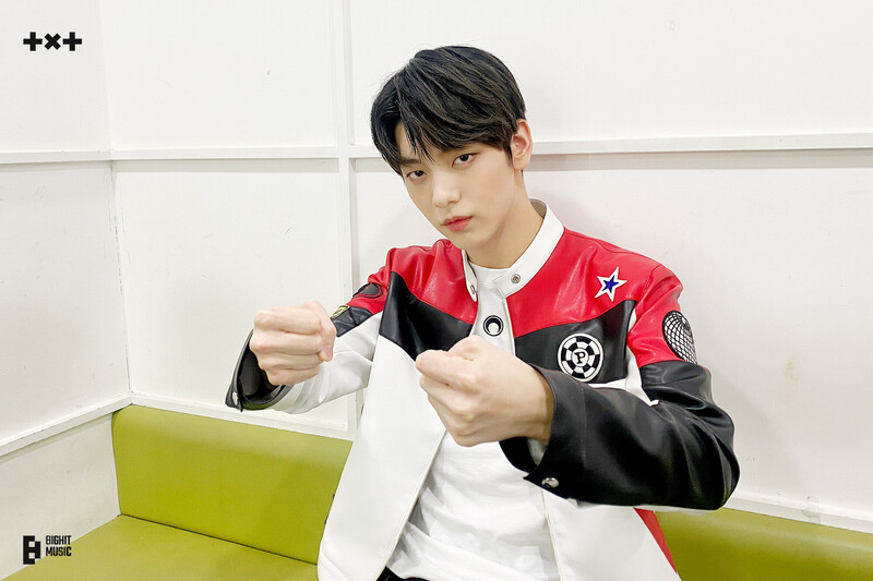 210812 TXT Weverse Update - Soobin Music Bank documents 23