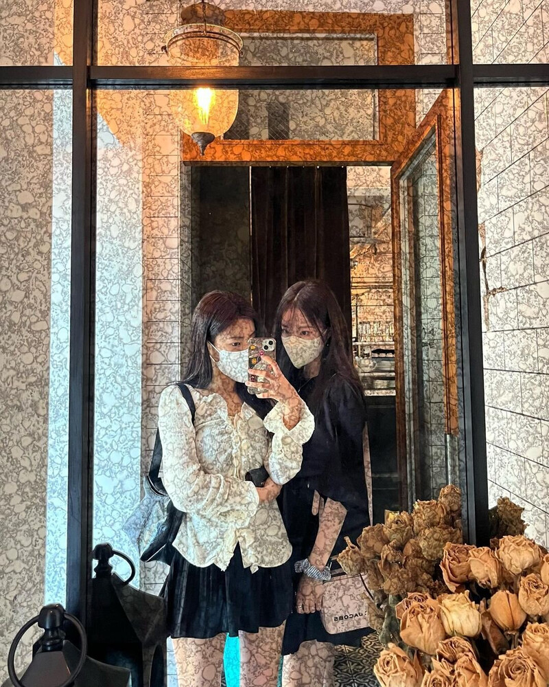 220507 Hyewon Instagram Update documents 2