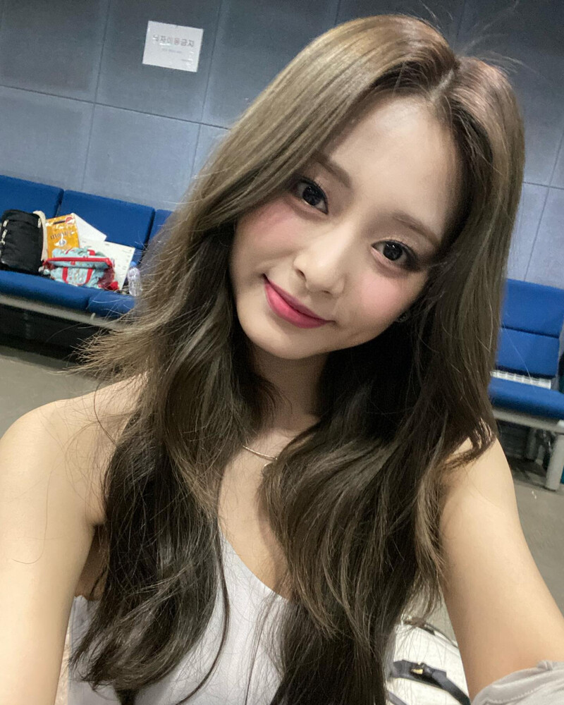 230319 TWICE Tzuyu Instagram Update documents 12