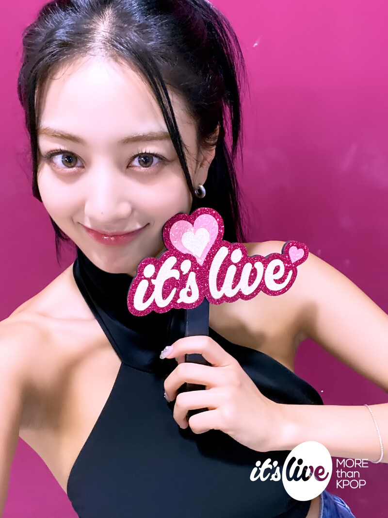 230824 - itsLIVE Twitter Update with JIHYO documents 2