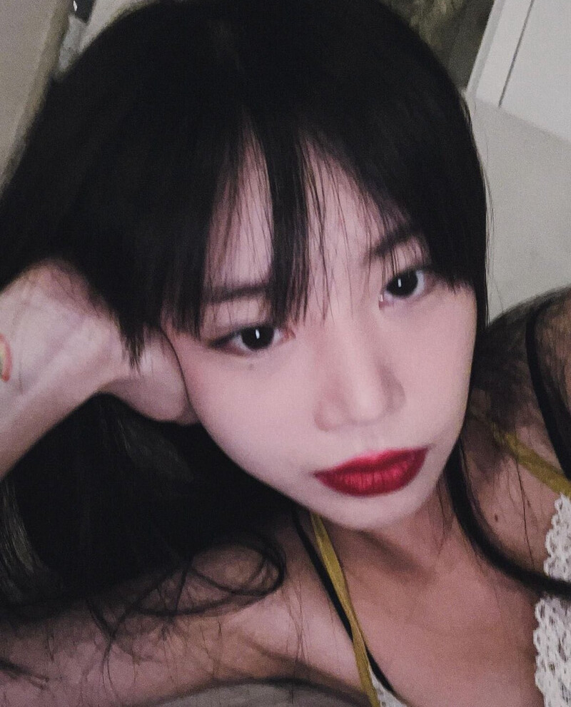 241003 - SOOJIN Instagram Update documents 2