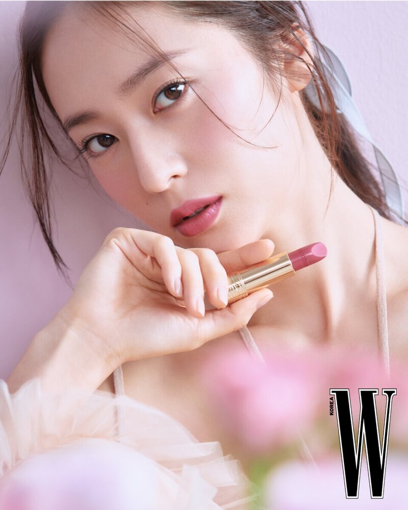 KRYSTAL JUNG for W Korea Magazine - June Issue 2023 documents 3