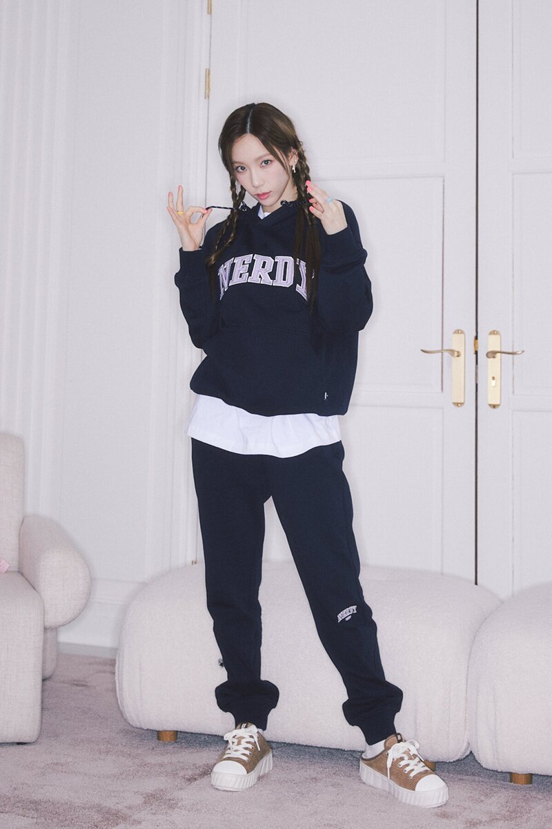 Taeyeon for NERDY 2022 FW Collection documents 2