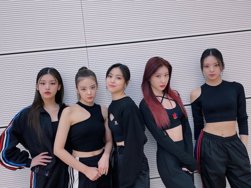 211202 ITZY SNS Update documents 1